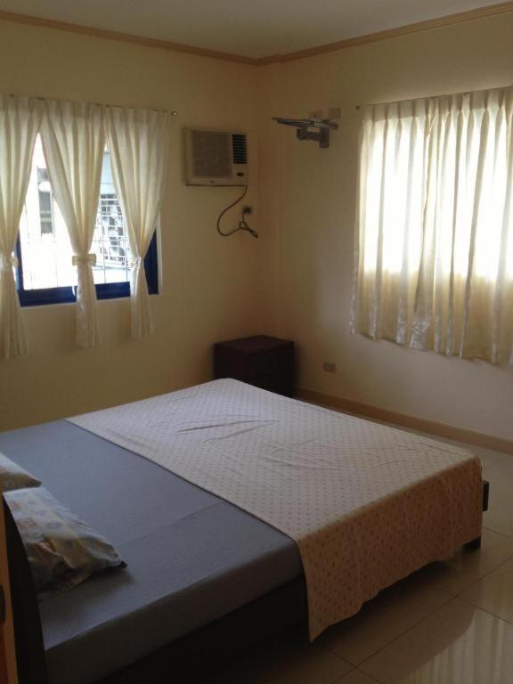 Dumaguete Springs Apartment Dumaguete City Kültér fotó